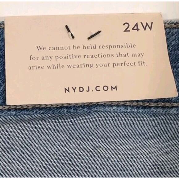 NYDJ Classic Blue Jean Shorts - Picture 14 of 14